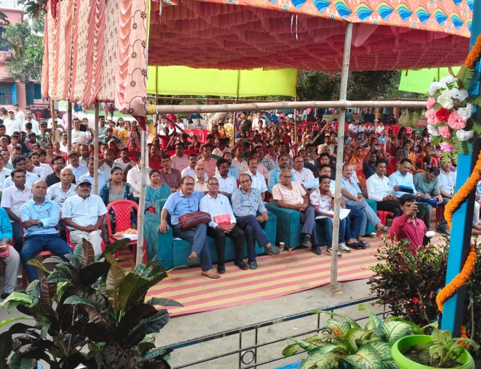 आदर्श रामानंद मध्य विद्यालय, गढ़बनैली में प्रधानाध्यापक जलज लोचन का विदाई सह सम्मान समारोह आयोजित